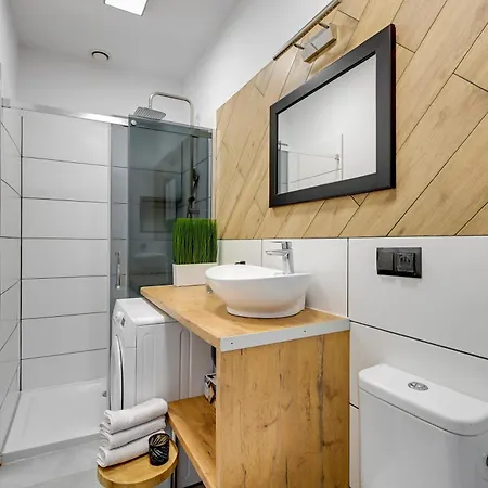 Apartment Stacja 24/7 *